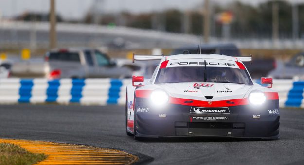 Porsche Gtlm R24 2018 Pre Inside.jpg