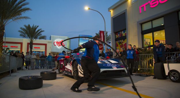 Twenty Four Premier Pit Stop 980 1.jpg