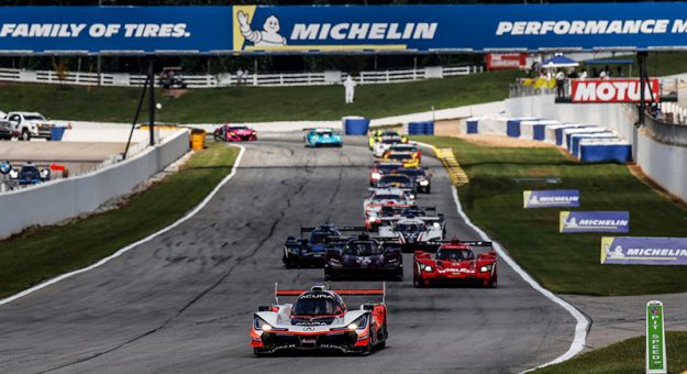 #7 Acura Team Penske Acura DPi, DPi: Helio Castroneves, Ricky Taylor leads