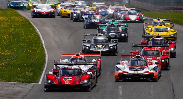 Race Start, #77 Mazda Team Joest Mazda DPi, DPi: Oliver Jarvis, Tristan Nunez, #7 Acura Team Penske Acura DPi, DPi: Helio Castroneves, Ricky Taylor