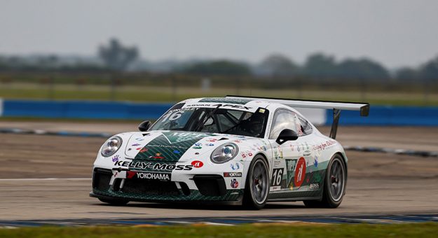 Porsche 16 111220