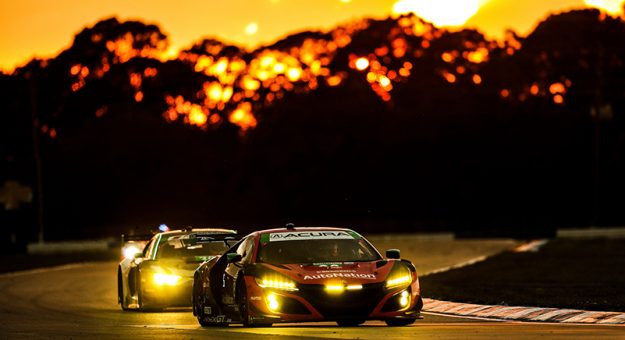 #86 Meyer Shank Racing w/Curb-Agajanian Acura NSX GT3, GTD: Mario Farnbacher, Matt McMurry, Shinya Michimi