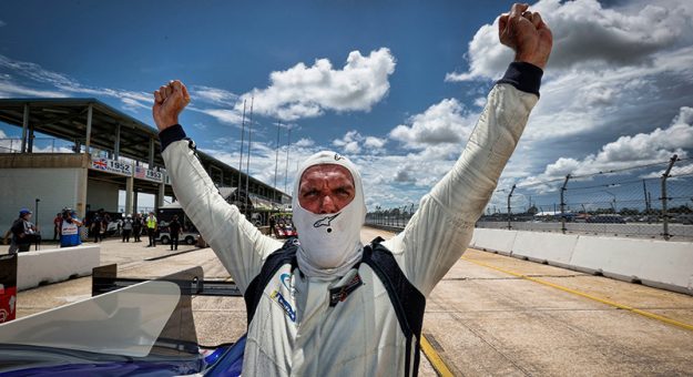 Motul Pole Award winner #52 PR1 Mathiasen Motorsports ORECA LMP2 07, LMP2: Patrick Kelly