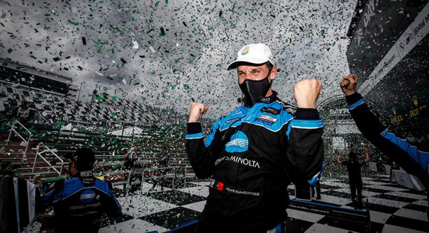 Winner #10: Konica Minolta Acura ARX-05 Acura DPi, DPi: Filipe Albuquerque, podium, victory lane