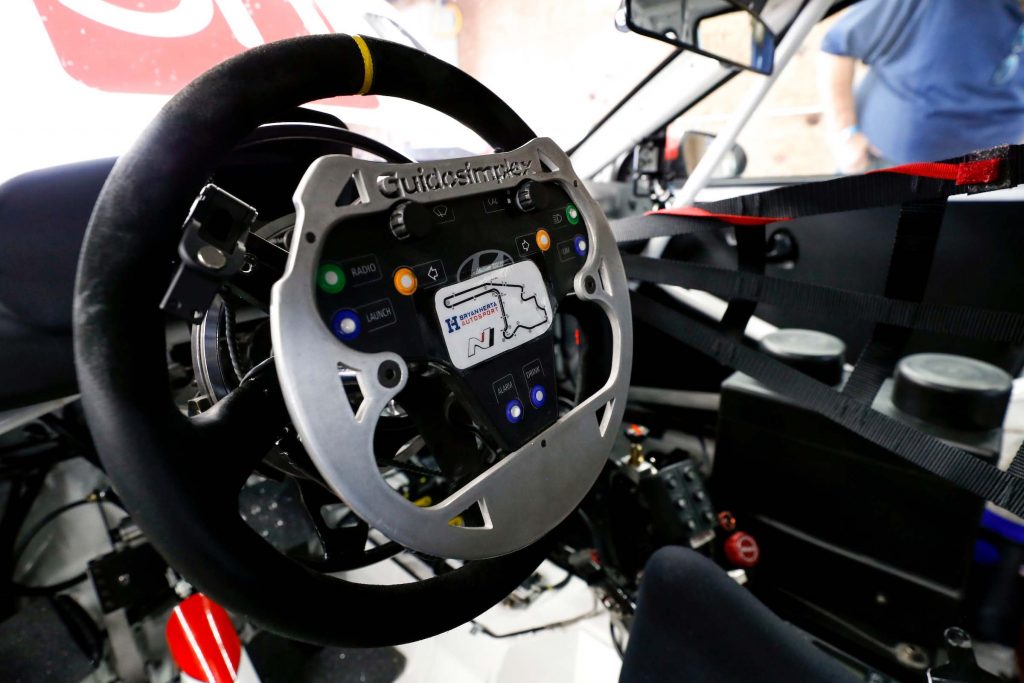 #54: Robert Wickens, Bryan Herta Autosport, Universal Coating, Hyundai Veloster N TCR