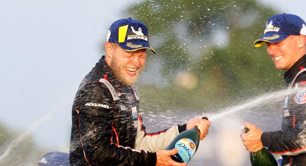 #01: Cadillac Chip Ganassi Racing Cadillac DPi , DPi: Renger van der Zande, Kevin Magnussen celebrate in victory lane