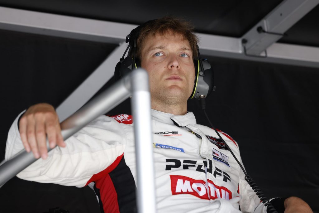 #9: PFAFF Motorsports Porsche 911 GT3R, GTD: Zacharie Robichon