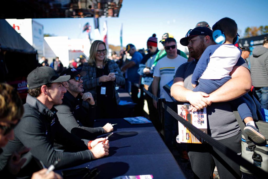 #48: Ally Cadillac Racing Cadillac DPi, DPi: Jimmie Johnson, Kamui Kobayashi, Simon Pagenaud, Paddock, Fans, Autograph Session