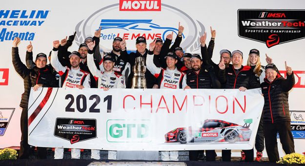 #9: PFAFF Motorsports Porsche 911 GT3R, GTD: Zacharie Robichon, Laurens Vanthoor, Lars Kern, champions, podium