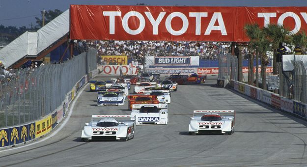 Miami, Florida, USA. 21st February 1993. RD 2.Juan-Manuel Fangio II (Eagle MkIII Toyota), 1st position, leads P. J. Jones (Eagle MkIII Toyota), 2nd position at the start, action. World Copyright: LAT Photographic.Ref: Colour Transparency.