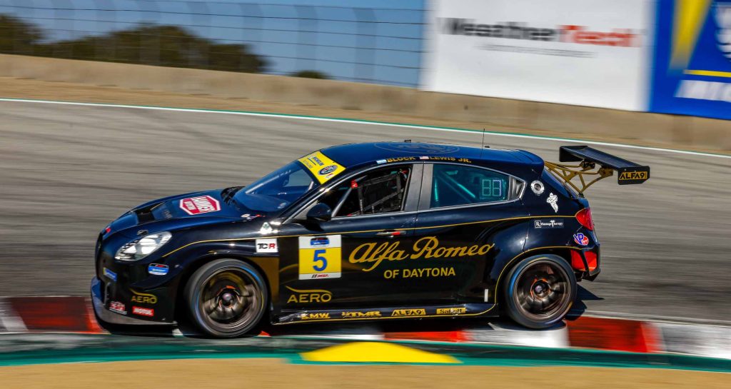#5: KMW Motorsports with TMR Engineering, Alfa Romeo Giulietta Veloce TCR, TCR: Roy Block, Tim Lewis