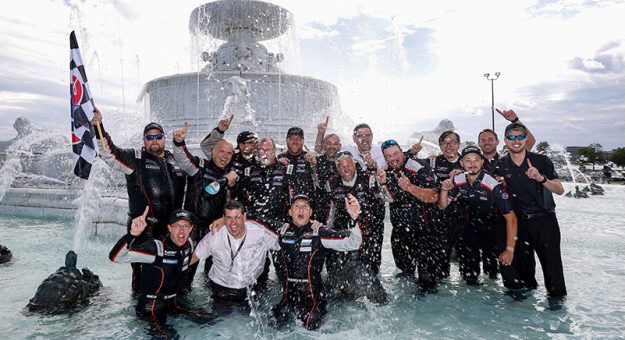 #01: Cadillac Racing, Cadillac DPi, DPi: Renger van der Zande, Sebastien Bourdais team celebrates in the Scott Fountain