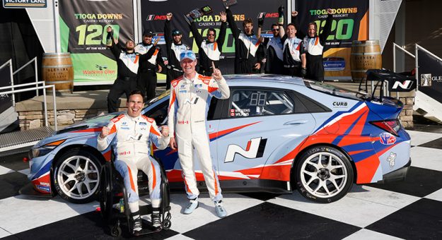 #33: Bryan Herta Autosport w/ Curb-Agajanian, Hyundai Elantra N TCR, TCR: Mark Wilkins, Robert Wickens, podium, team