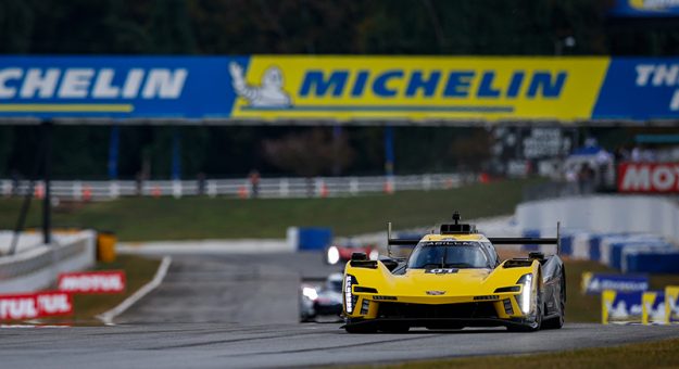 #01: Cadillac Racing, Cadillac VSeries.R, GTP: Renger van der Zande, Sebastien Bourdais, Scott Dixon