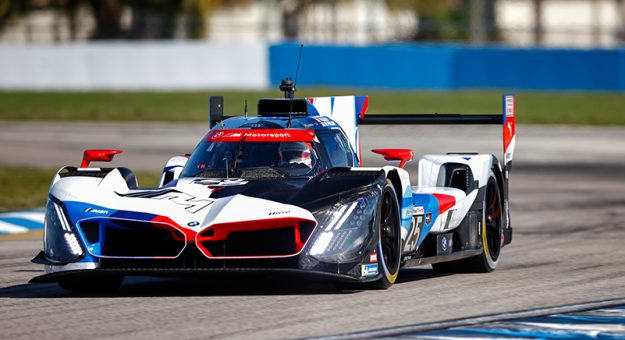 #25: BMW M Team RLL, BMW M Hybrid V8, GTP: Connor De Phillippi, Nick Yelloly, Maxime Martin