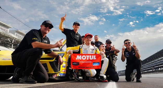 #01: Cadillac Racing, Cadillac V-Series.R, GTP: Sebastien Bourdais captures Motul Pole Award.