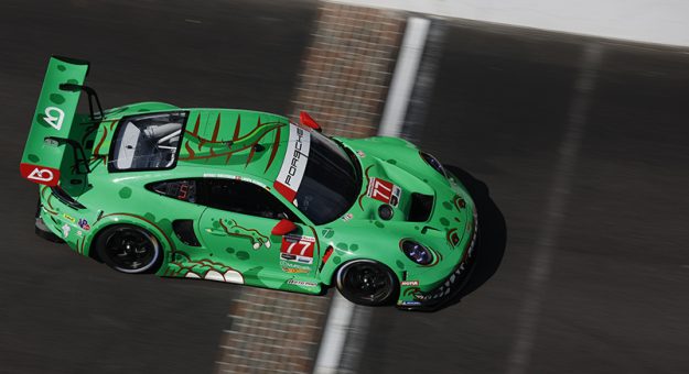 #77: AO Racing, Porsche 911 GT3 R (992), GTD PRO: Laurin Heinrich, Michael Christensen