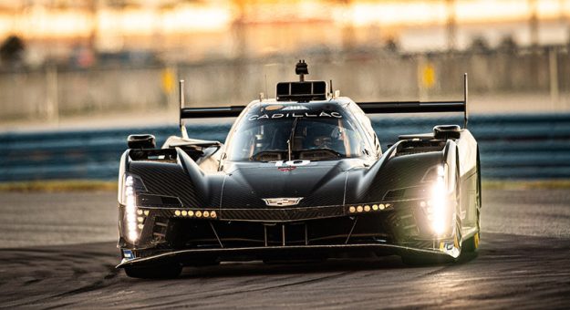 #10: Cadillac Wayne Taylor Racing V-Series.R, Cadillac V-Series.R, GTP: Ricky Taylor, Filipe Albuquerque, Will Stevens
