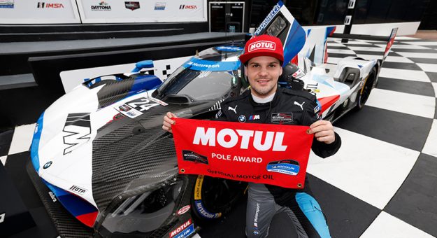 #24: BMW M Team RLL, BMW M Hybrid V8, GTP:  Dries Vanthoor