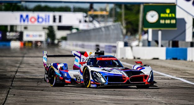 #25: BMW M Team RLL, BMW M Hybrid V8, GTP: Marco Wittmann, Sheldon van der Linde, Robin Frijns