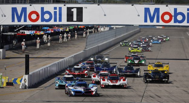 #24: BMW M Team RLL, BMW M Hybrid V8, GTP: Philipp Eng, Dries Vanthoor, Kevin Magnussen leads at the start