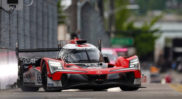 #93: Acura Meyer Shank Racing w/Curb Agajanian, Acura ARX-06, GTP: Renger van der Zande, Nick Yelloly