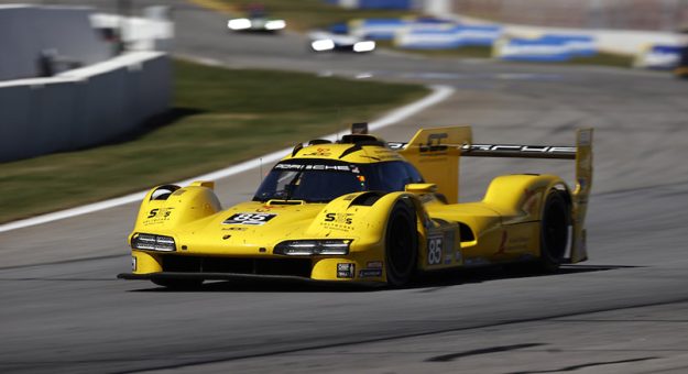 #85: JDC-Miller MotorSports, Porsche 963, GTP: Tijmen van der Helm, Richard Westbrook, Phil Hanson