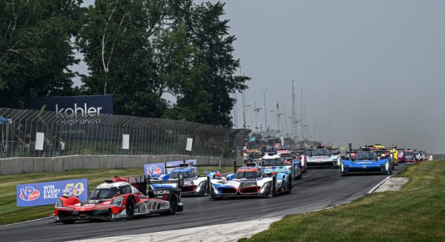 #93: Acura Meyer Shank Racing w/Curb Agajanian, Acura ARX-06, GTP: Renger van der Zande, Nick Yelloly, Start, GTP