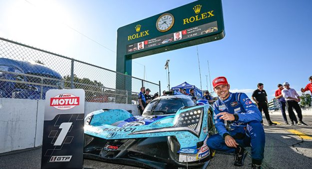 #60: Acura Meyer Shank Racing w/Curb Agajanian, Acura ARX-06, GTP: Tom Blomqvist, Colin Braun, Scott Dixon, Motul P1 Pole Award