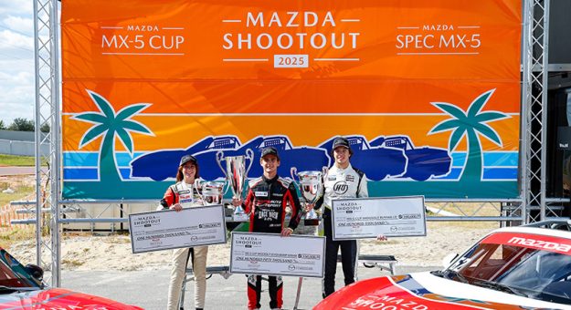 Imsa Mx5shootoutwins26 110525