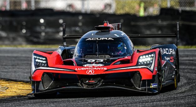 #93: Acura Meyer Shank Racing w/Curb Agajanian, Acura ARX-06, GTP: Renger van der Zande, Nick Yelloly