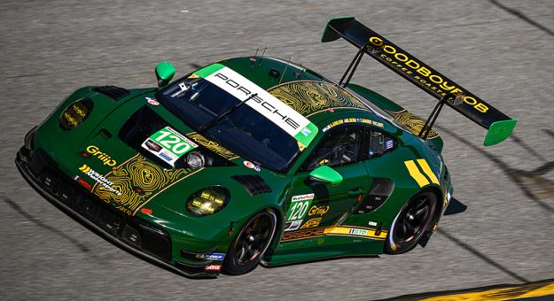 #120: Wright Motorsports, Porsche 911 GT3 R (992), GTD: Elliott Skeer, Tom Sargent