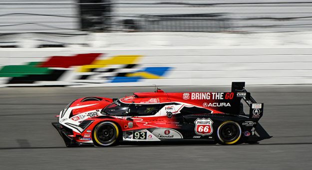 #93: Acura Meyer Shank Racing w/Curb Agajanian, Acura ARX-06, GTP: Renger van der Zande, Nick Yelloly, Alex Palou, Kaku Ohta