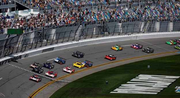 Green Flag, #93: Acura Meyer Shank Racing w/Curb Agajanian, Acura ARX-06, GTP: Renger van der Zande, Nick Yelloly, Alex Palou, Kaku Ohta, #7: Porsche Penske Motorsport, Porsche 963, GTP: Felipe Nasr, Julien Andlauer, Laurin Heinrich, #40: Cadillac Wayne Taylor Racing, Cadillac V-Series.R, GTP: Jordan Taylor, Louis Deletraz, Colton Herta, #60: Acura Meyer Shank Racing w/Curb Agajanian, Acura ARX-06, GTP: Tom Blomqvist, Colin Braun, Scott Dixon, AJ Allmendinger