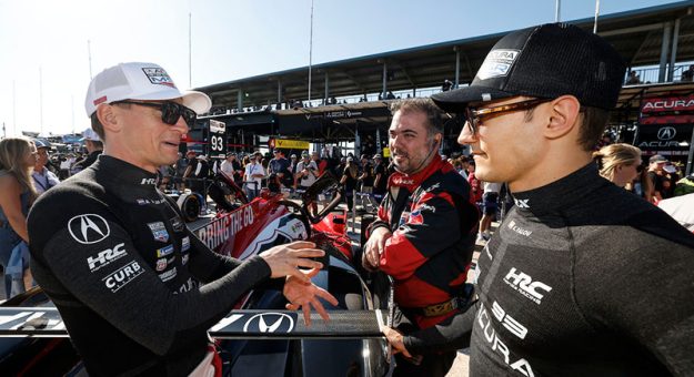 Fan walk, grid, #93: Acura Meyer Shank Racing w/Curb Agajanian, Acura ARX-06, GTP: Renger van der Zande, Nick Yelloly, Alex Palou