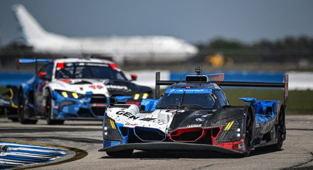 #24: BMW M Team WRT, BMW M Hybrid V8, GTP: Sheldon van der Linde, Dries Vanthoor, Robin Frijns