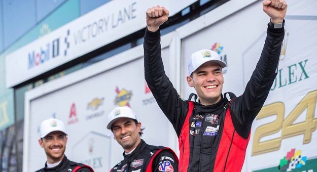 #7: Porsche Penske Motorsport, Porsche 963, GTP: Felipe Nasr, Julien Andlauer, Laurin Heinrich, on the podium