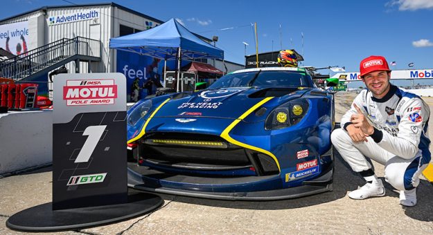 #27: Heart of Racing Team, Aston Martin Vantage GT3 Evo, GTD: Tom Gamble, Dudu Barrichello, Zacharie Robichon, Motul Pole Award
