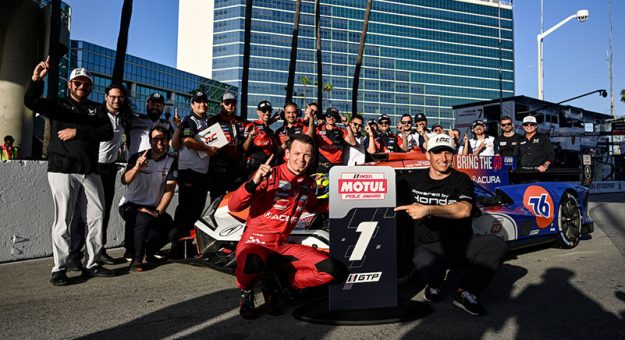 #93: Acura Meyer Shank Racing w/Curb Agajanian, Acura ARX-06, GTP: Renger van der Zande, Nick Yelloly, Motul Pole Award, Team