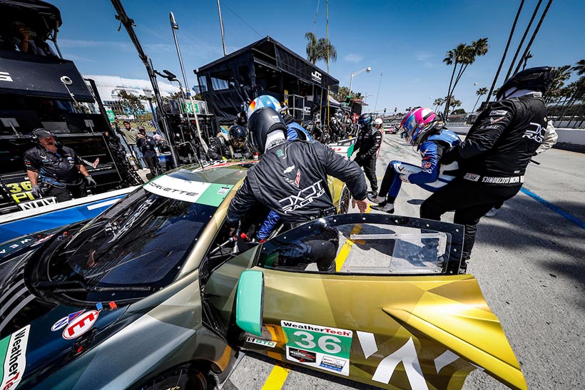 #36: DXDT Racing, Corvette Z06 GT3.R, GTD: Mason Filippi, Robert Wickens, pit stop