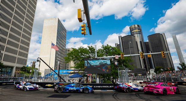 #10: Cadillac Wayne Taylor Racing, Cadillac V-Series.R, GTP: Ricky Taylor, Filipe Albuquerque, #25: BMW M Team RLL, BMW M Hybrid V8, GTP: Marco Wittmann, Sheldon van der Linde, #77: AO Racing, Porsche 911 GT3 R (992), GTD PRO: Laurin Heinrich, Klaus Bachler