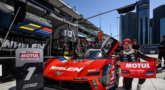 #31: Cadillac Whelen, Cadillac V-Series.R, GTP: Jack Aitken, Earl Bamber, Motul Pole Award