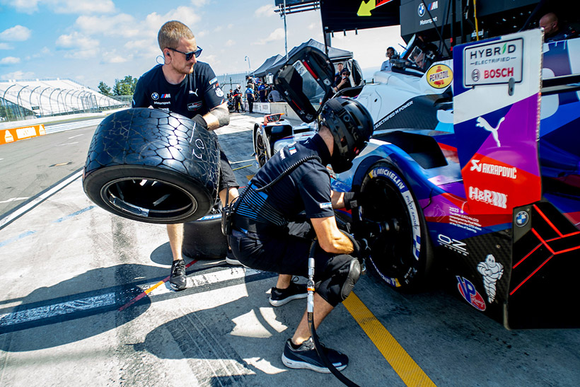 #25: BMW M Team RLL, BMW M Hybrid V8, GTP: Marco Wittmann, Sheldon van der Linde