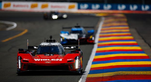 #31: Cadillac Whelen, Cadillac V-Series.R, GTP: Jack Aitken, Earl Bamber, Frederik Vesti