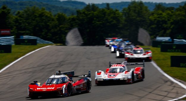 #31: Cadillac Whelen, Cadillac V-Series.R, GTP: Jack Aitken, Earl Bamber, Frederik Vesti