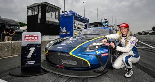 #26: Heart of Racing Team, Aston Martin Vantage AMR GT4 Evo, GS: Hannah Grisham, Hannah Greenemeie, Motul Pole Award
