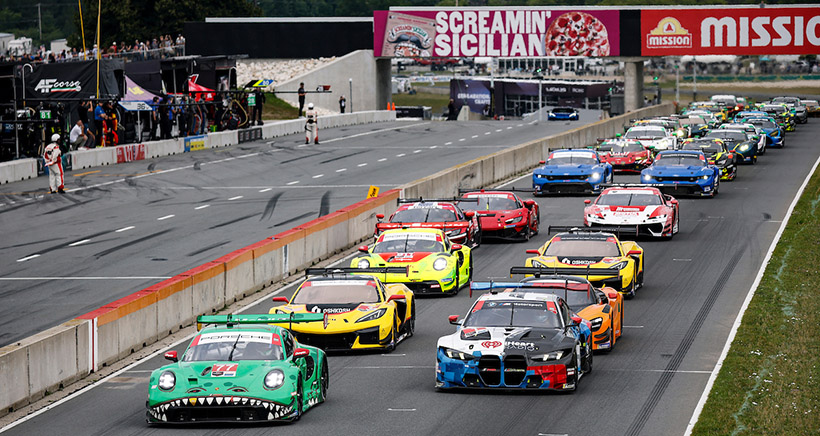 #77: AO Racing, Porsche 911 GT3 R (992), GTD Pro: Nick Tandy, Harry King, #1: Paul Miller Racing, BMW M4 GT3 EVO, GTD Pro: Neil Verhagen, Connor De Phillippi, #3: Corvette Racing by Pratt Miller Motorsports, Corvette Z06 GT3.R, GTD Pro: Antonio Garcia, Alexander Sims, #4: Corvette Racing by Pratt Miller Motorsports, Corvette Z06 GT3.R, GTD Pro: Tommy Milner, Nicky Catsburg, #911: Manthey, Porsche 911 GT3 R (992), GTD Pro: Klaus Bachler, Thomas Preining lead at the start