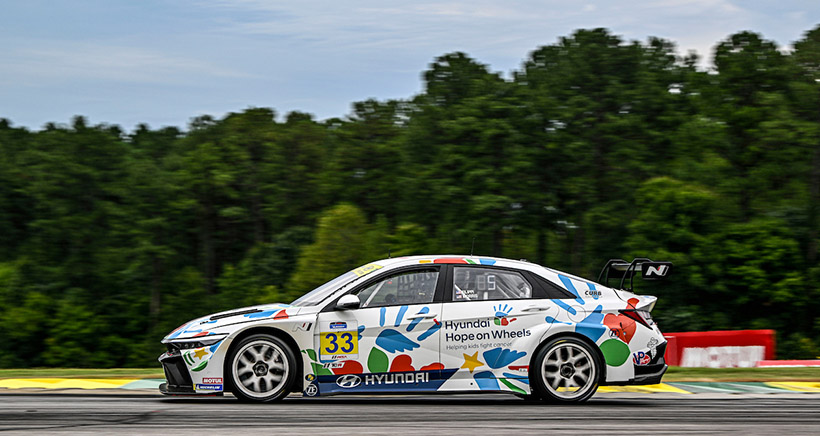 #33: Bryan Herta Autosport with Curb Agajanian, Hyundai Elantra N TCR, TCR: Bryson Morris, Mason Filippi