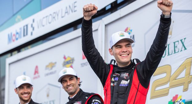 #7: Porsche Penske Motorsport, Porsche 963, GTP: Felipe Nasr, Julien Andlauer, Laurin Heinrich, on the podium