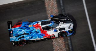 #24: BMW M Team WRT, BMW M Hybrid V8, GTP: Sheldon van der Linde, Dries Vanthoor